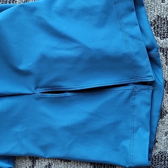 NEW w/tag NIKE TIGHT FIT MID RISE LEGGINGS with FLARE BOTTOM - Picture 7 of 7